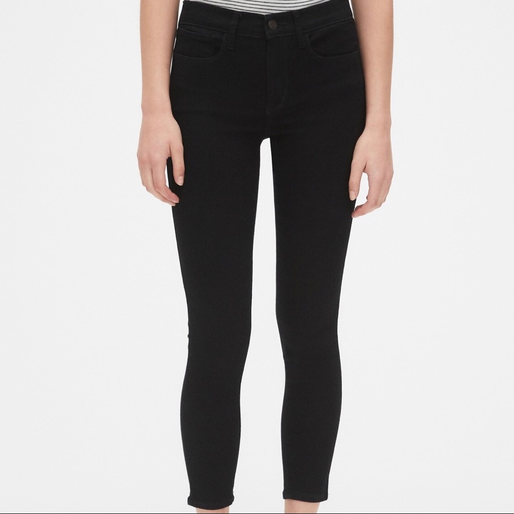 ❌ ❌ ❌ Gap Mid Rise Favorite Jeggings